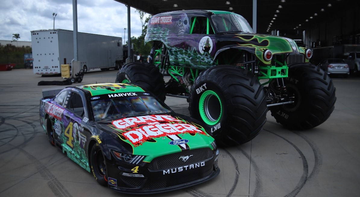 monster jam stewart haas racing grave digger car