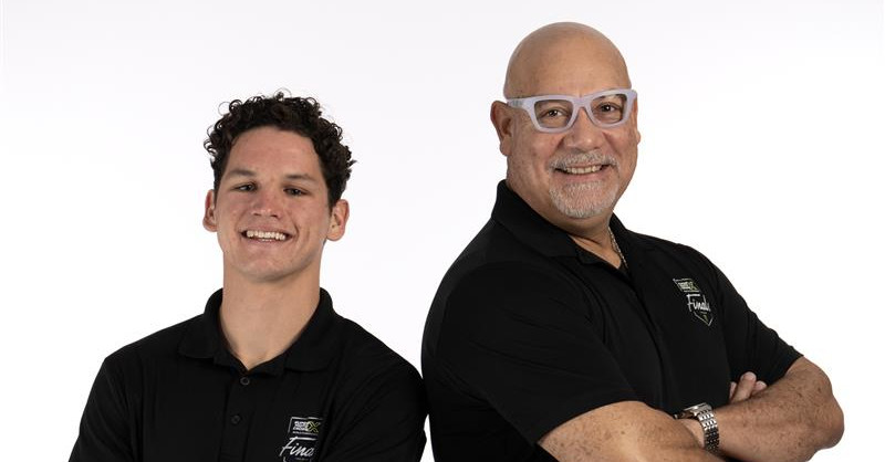 Tommy Rios (left) and Edgar Lopez (right) anchor the Spanish broadcast for the SMX Video Pass in 2026.